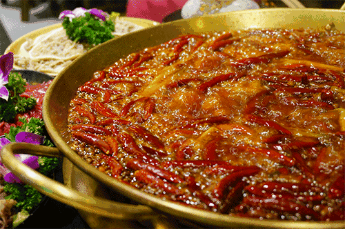 小龍蝦vs火鍋，誰(shuí)才是餐飲界扛把子？