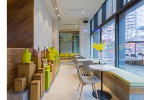 咖啡店餐桌與卡座沙發(fā)如何搭配？