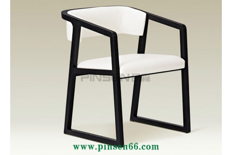 現(xiàn)代框腳北歐實木椅-北歐餐廳桌椅定制廠家