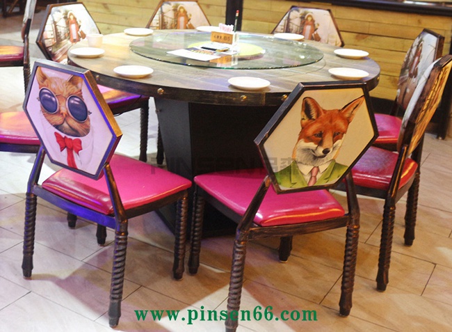 實(shí)木復(fù)古火鍋?zhàn)? src=